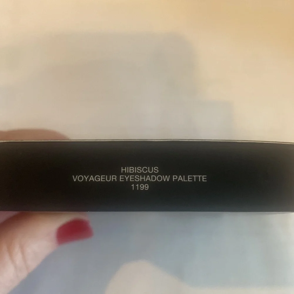 NARS VOYAGEUR EYESHADOW PALETTE in Hibiscus NIB $32